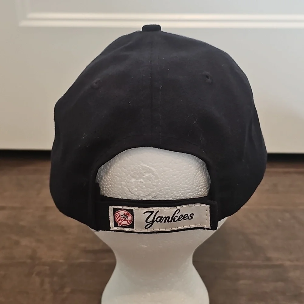Yankees Baseball New Era MLB Navy Cap with White Embroidered Logo